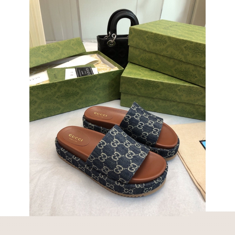 G*u*i slippers